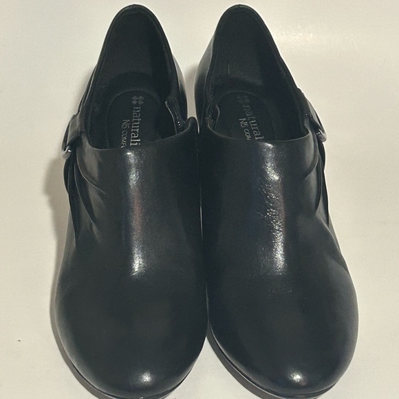 Brash Black Heels - Picture 2 of 6